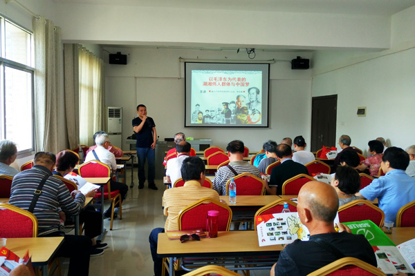 离退休党总支参加“两学一做”学习教育.jpg