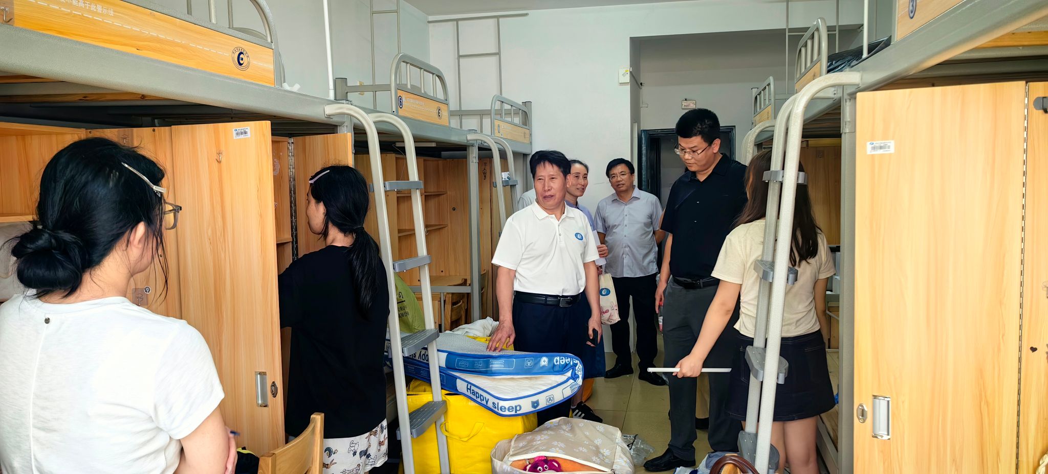 会计学院开展搬寝走访慰问活动
