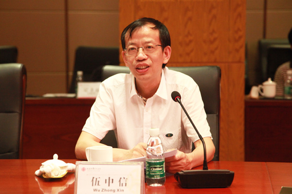 伍中信校长致辞。.jpg
