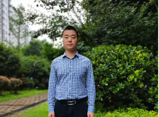 副教授：邹浩