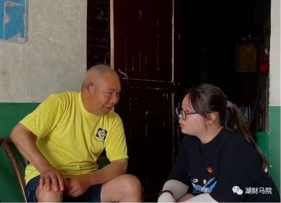 采访村民照片1.jpg